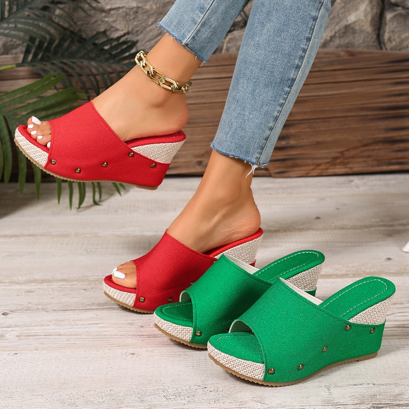 Espadrille Slip On - شباشب نسائية جديدة لصيف 2026، صنادل